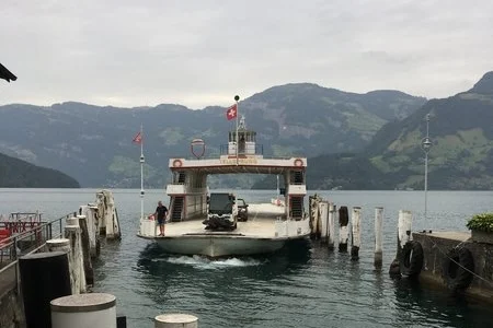 Mit der Fähre in die Werkstatt.