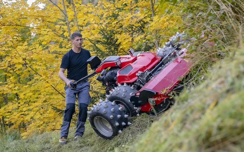 Neuer Aebi CC 161 Combicut beim Mulchen