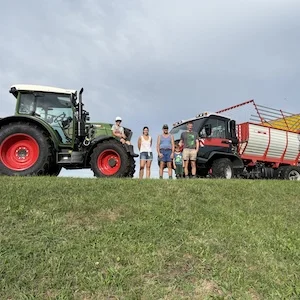 Fendt 211 und AEBI TP470 für Familie Burch